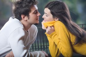 Як розпізнати тривожні сигнали у відносинах з чоловіками?